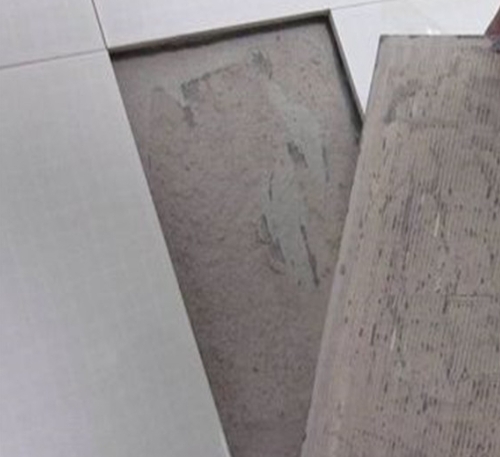 平罗瓷砖空鼓维修公司分享瓷砖铺贴时如果打浆（即涂抹在瓷砖背面和基层上的砂浆或瓷砖胶）过少，会带来以下问题